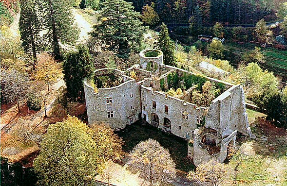 Le château de la Chèze avant restauration