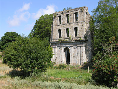 Vestige de la façade du pavillon d'entrée