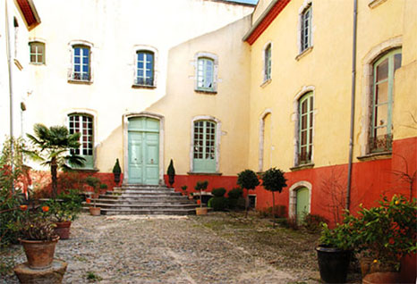 cour d'entrée de la maison Digoine