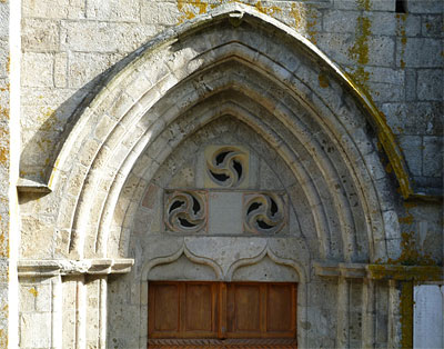 Burzet Portail de l'église