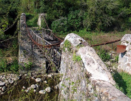 Le pont suspendu de Moulin-sur-Cance