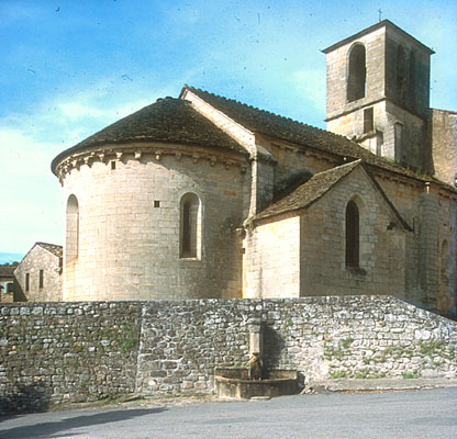  Chambonas : L'église vue du nord-est