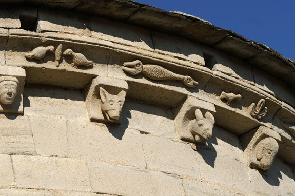 Église de Chambonas : Décor de la corniche