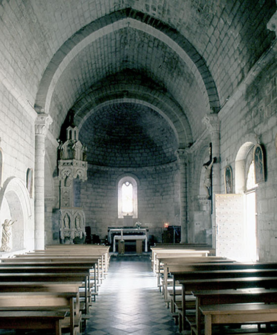Intérieur de l'église de Chambonas