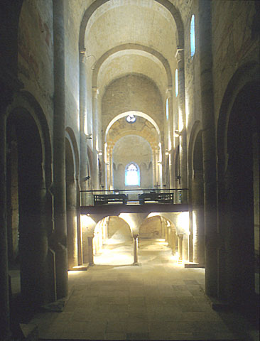 Abbatiale de Cruas : Vue d'ensemble de la nef