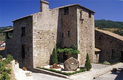 Désaignes : le château-musée