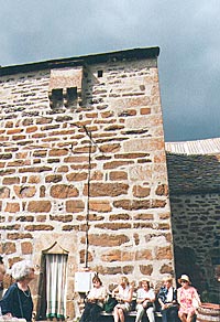 Bretèche sur la façade de la ferme de Disonenche