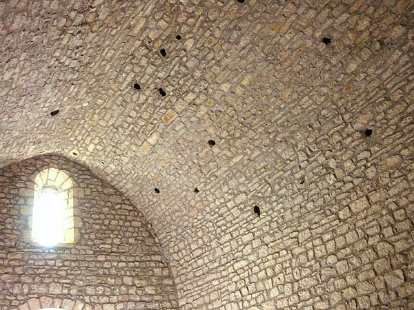 Gras : intérieur de la chapelle Saint-Blaise