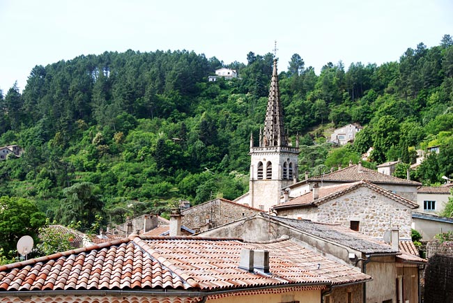 Les toits de Largentière et le clocher