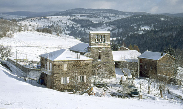 Lavillatte - Place de l'église