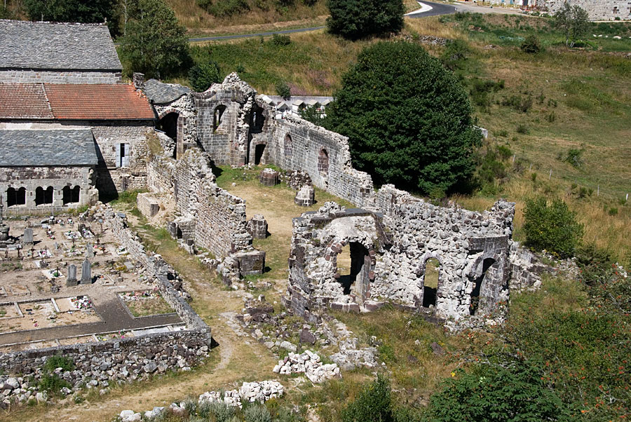 Mazan : Vestiges de l'abbatiale