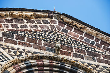 Abbatiale Saint-Chaffre du Monastier - fronton de la façade occidentale