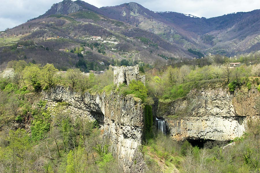 Montpezat-sous-Bauzon : Le site de Pourcheyrolles