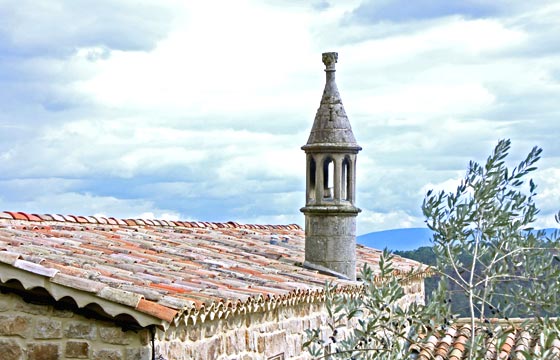 Cheminée dite sarrasine