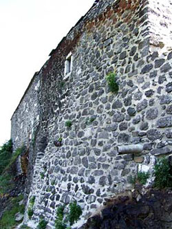 Saint-Laurent-sous-Coiron, vestiges du rempart