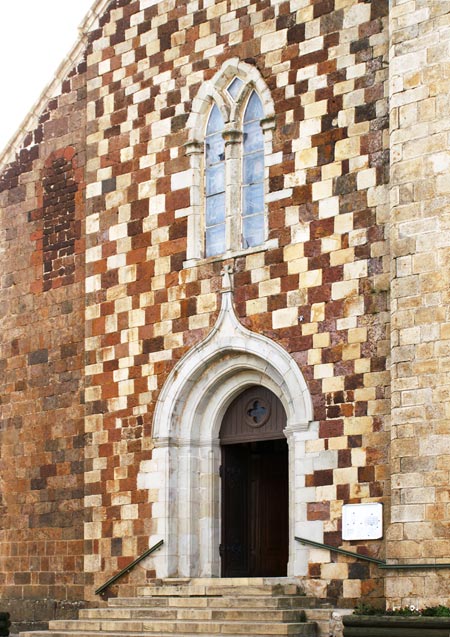 Façade de l'église de Borée