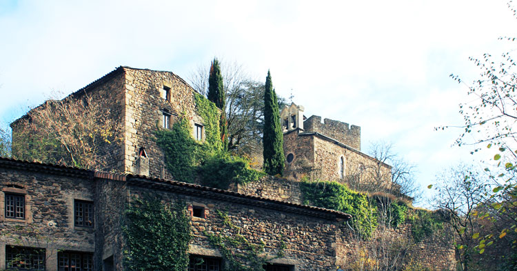 Thorrenc Vue de l'�glise et du ch�teau