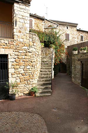 Dans le village 02